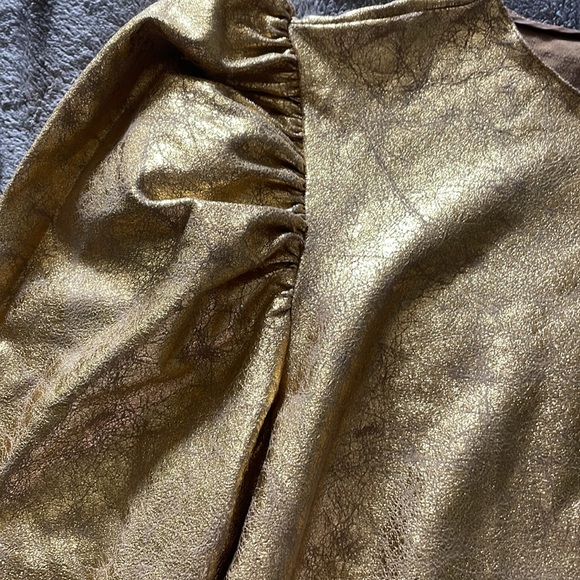 Zara Metallic Gold Crop - Picture 3 of 3